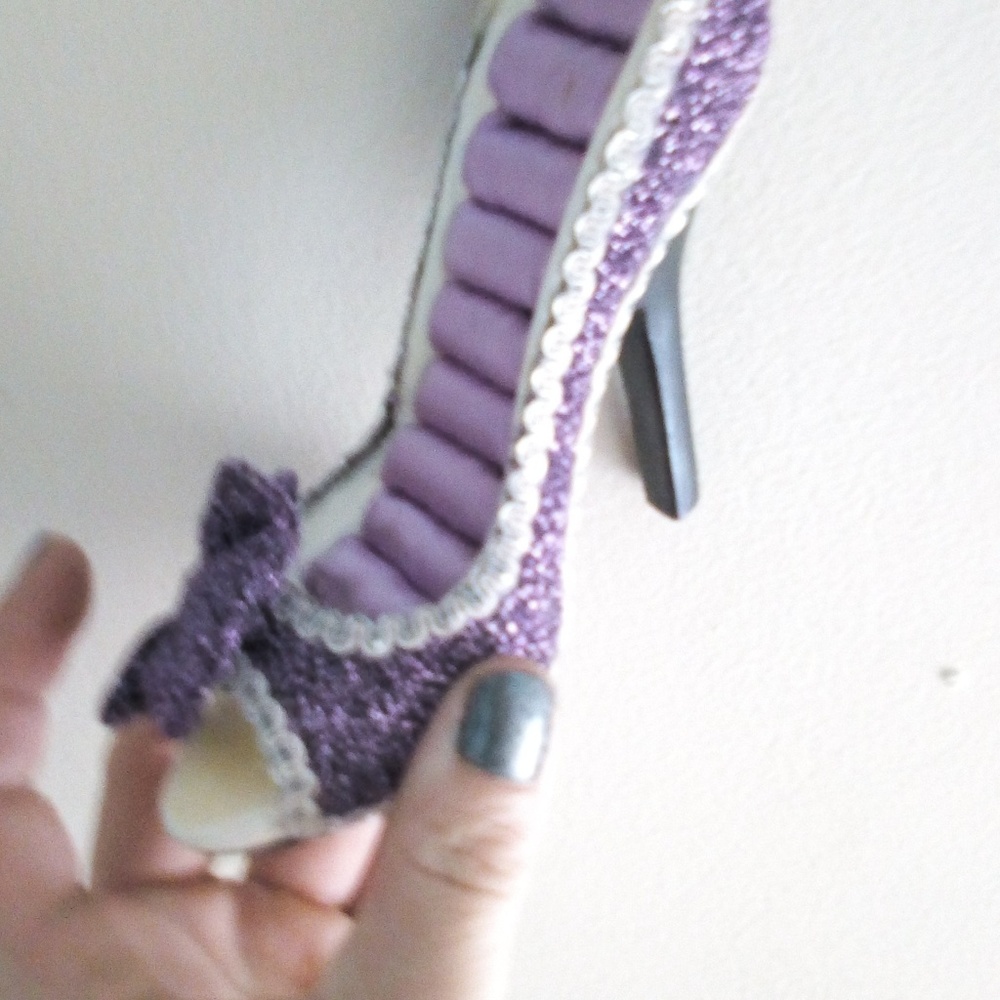 Ring Display HighHeel Shoe Holds 8 rings